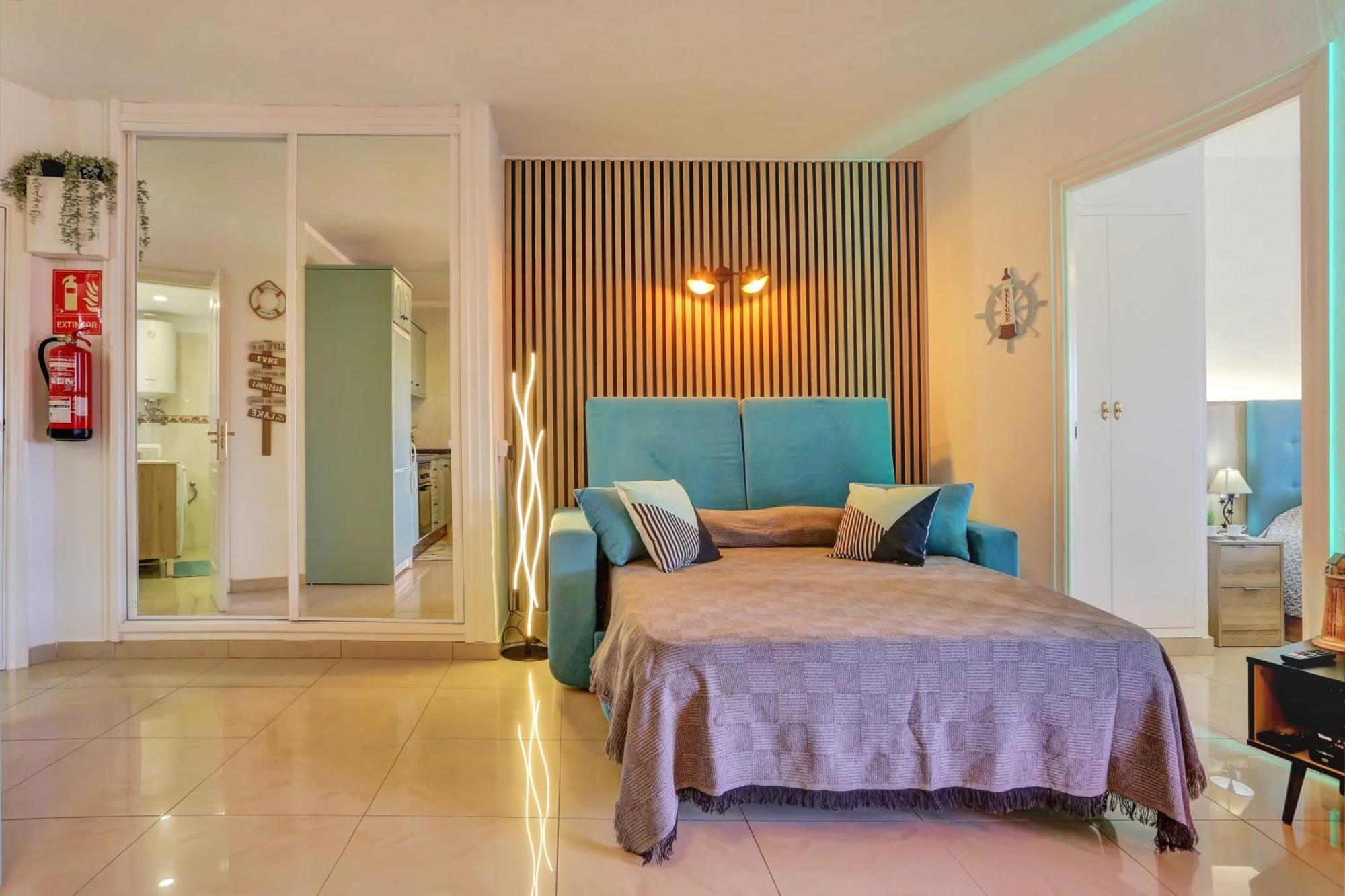 Appartement Luxory Dreamy Sunset, Seafront, Direct Access To The Promenade,Wifi,Pool,Free Parking à Los Cristianos  Extérieur photo