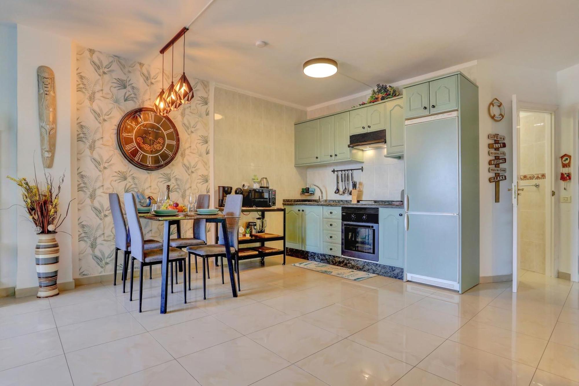 Appartement Luxory Dreamy Sunset, Seafront, Direct Access To The Promenade,Wifi,Pool,Free Parking à Los Cristianos  Extérieur photo